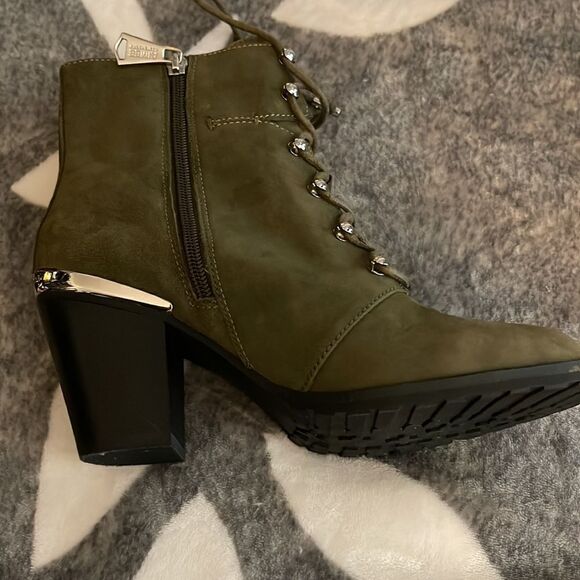 Aimee Kestenberg Danielle suede olive green & silver Lace-up Boots w/lug sole 7 - Picture 11 of 11